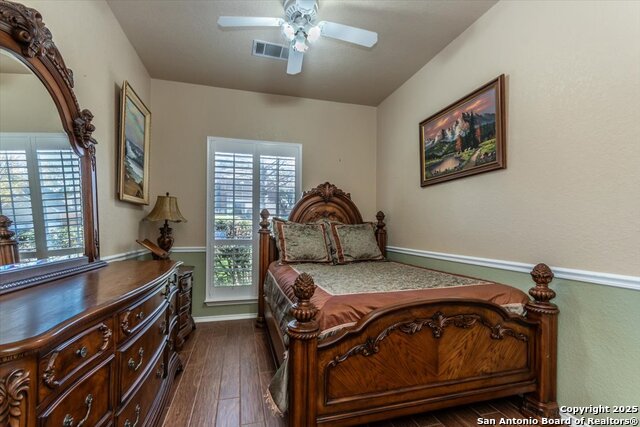 Listing photo id 11 for 19539 Crystal Oak