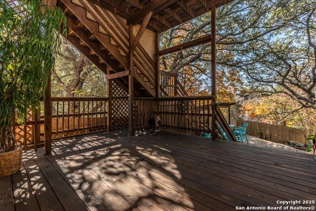 Listing photo id 24 for 19539 Crystal Oak