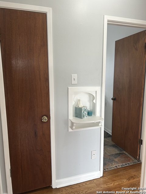 Image 8 of 13 For 215 Tansyl