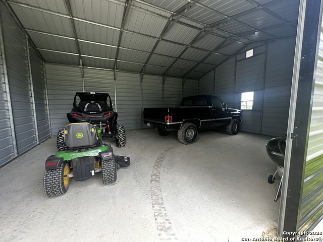 Image 35 of 40 For 225 Broken Star Trail