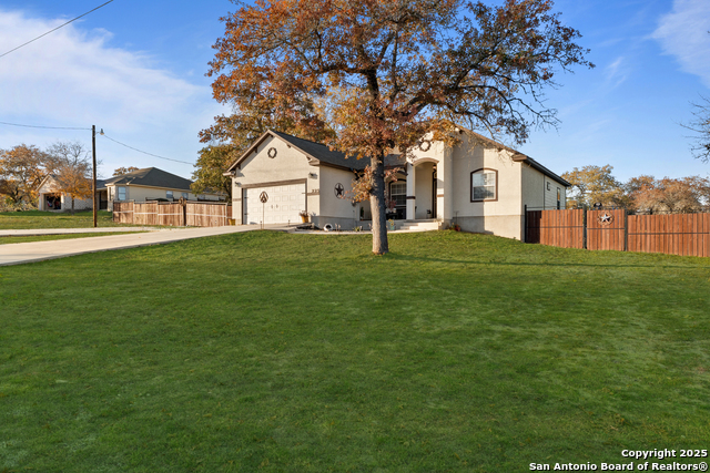 Image 4 of 40 For 225 Broken Star Trail