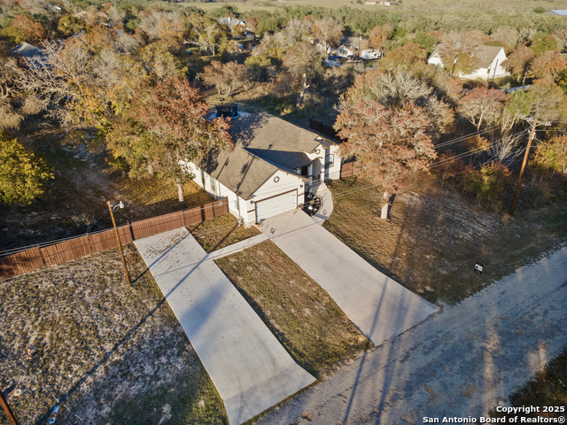 Image 5 of 40 For 225 Broken Star Trail