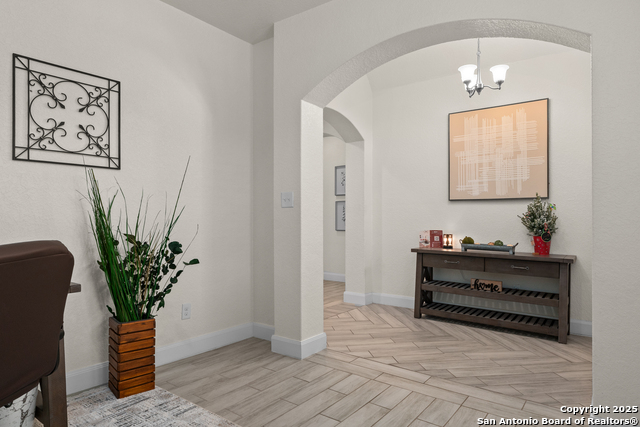 Image 7 of 40 For 225 Broken Star Trail