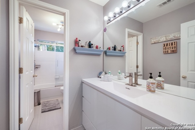 Image 19 of 25 For 20803 Cliff Park