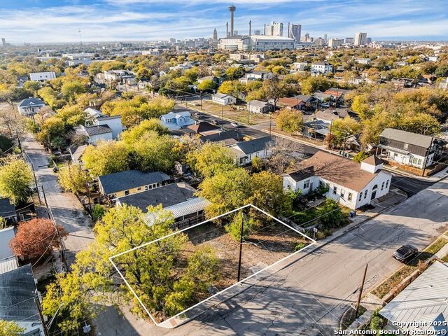 Image 11 of 16 For 815 Pine St S