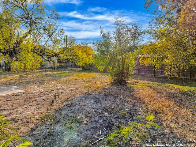 Image 14 of 16 For 815 Pine St S