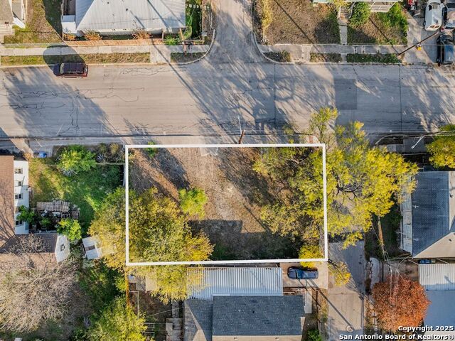 Image 15 of 16 For 815 Pine St S