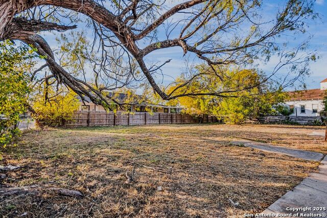 Image 8 of 16 For 815 Pine St S