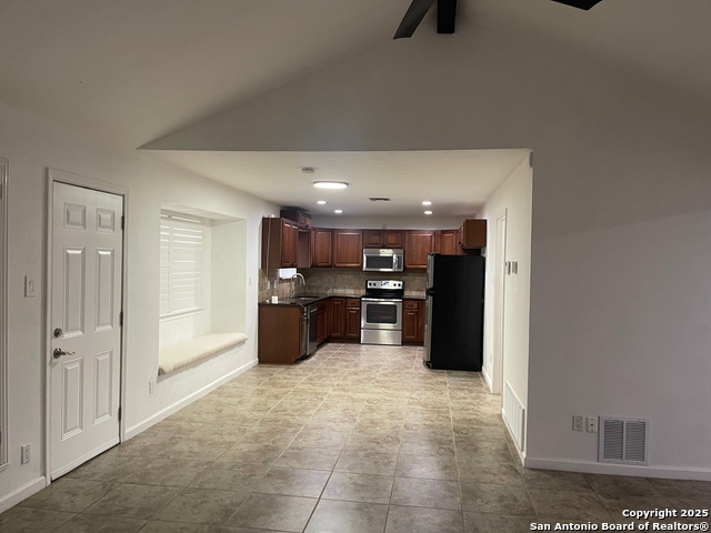 Image 4 of 18 For 1602 Forest Spring