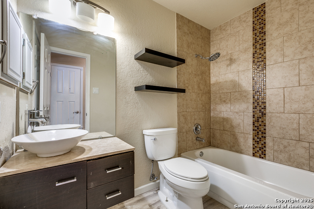 Image 11 of 12 For 7538 Tantivity