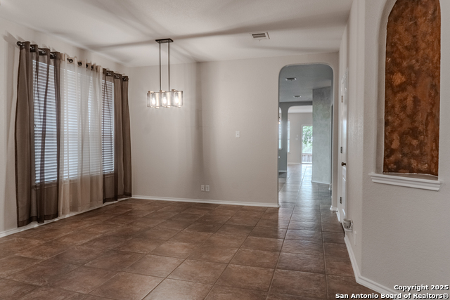 Listing photo id 3 for 2605 War Admiral