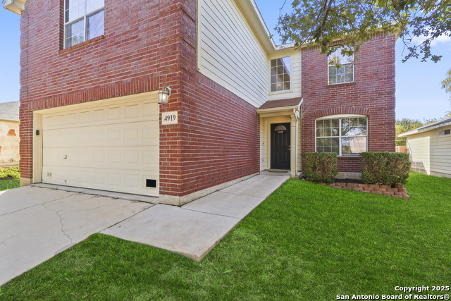 Image 2 of 22 For 4919 Sunset Bluff