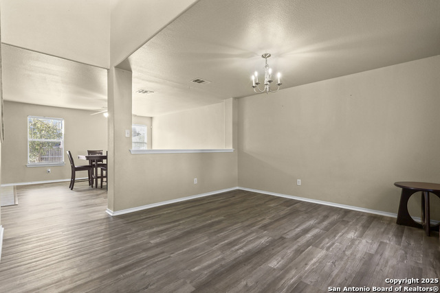 Image 4 of 22 For 4919 Sunset Bluff