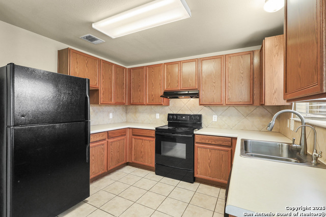 Image 8 of 22 For 4919 Sunset Bluff