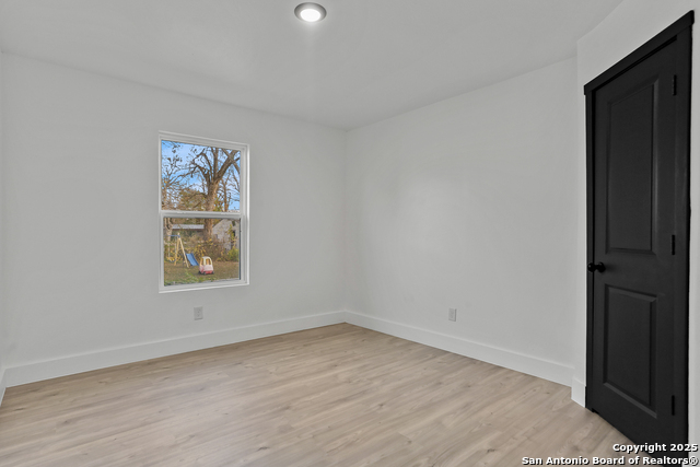 Image 17 of 23 For 134 Elmo  