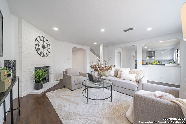 Image 3 of 12 For 116 Texas Mulberry