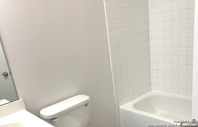 Image 10 of 21 For 8006 Avellano