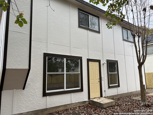 Image 19 of 21 For 8006 Avellano