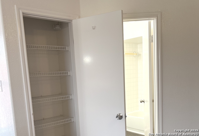 Image 2 of 21 For 8006 Avellano