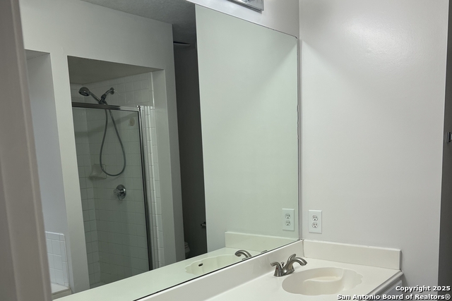 Image 6 of 21 For 8006 Avellano