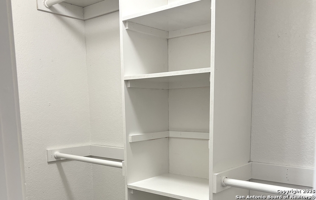 Image 9 of 21 For 8006 Avellano