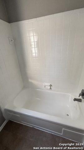 Image 20 of 38 For 5602 Bienville  C-2