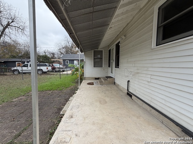 Image 16 of 17 For 177 Grapeland