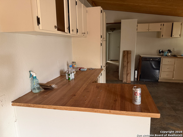 Image 5 of 13 For 473 Mills  