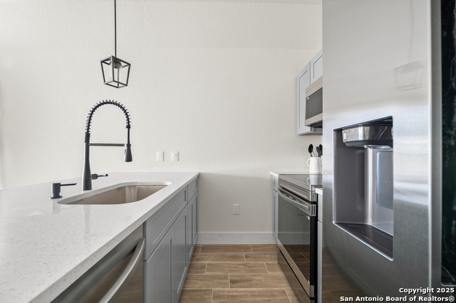 Image 13 of 24 For 406 Weinberg Ave