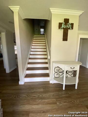 Listing photo id 2 for 606 Phelps S