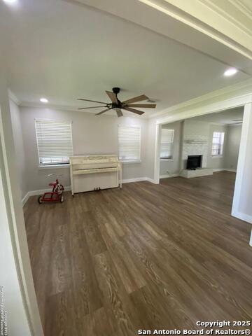 Listing photo id 4 for 606 Phelps S