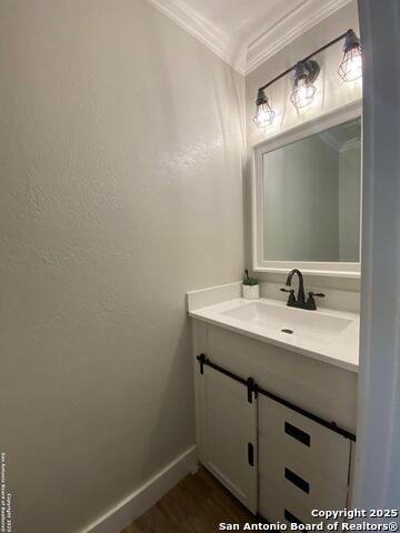 Listing photo id 7 for 606 Phelps S