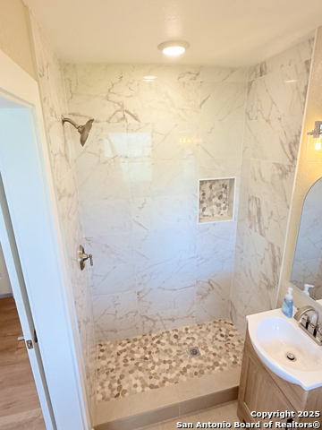 Image 20 of 40 For 4010 Loop 410