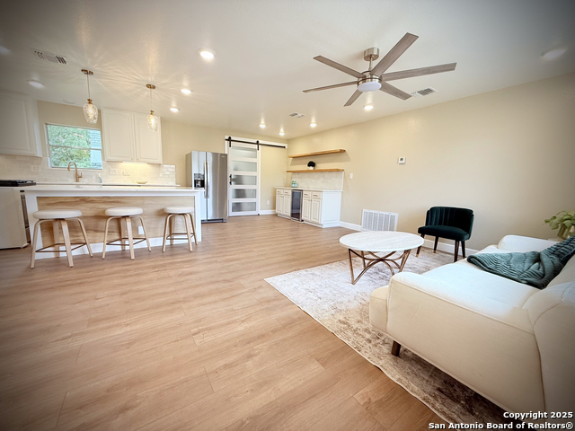 Image 6 of 40 For 4010 Loop 410