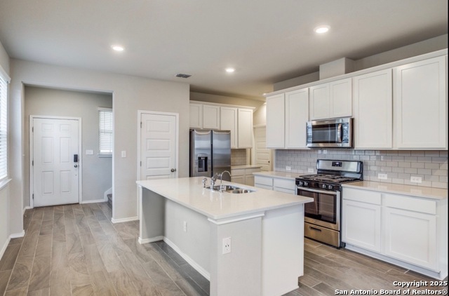 Image 3 of 12 For 272 Kinsley  