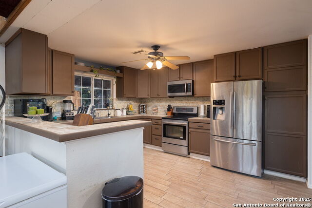 Image 14 of 43 For 411 Lake Park