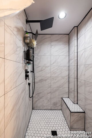 Image 22 of 43 For 411 Lake Park