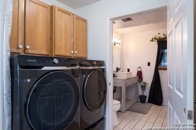 Image 23 of 43 For 411 Lake Park