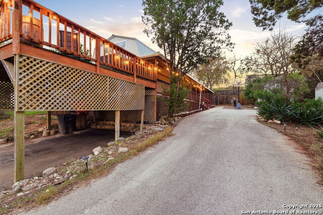 Image 8 of 43 For 411 Lake Park