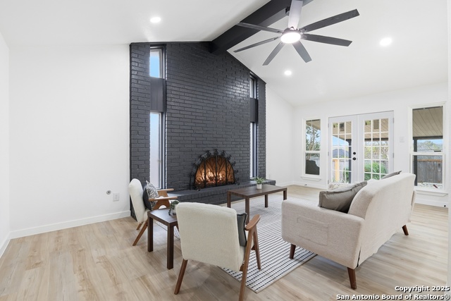 Image 14 of 36 For 6431 Red Jacket