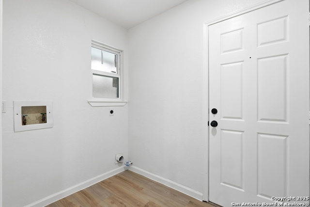 Image 17 of 36 For 6431 Red Jacket