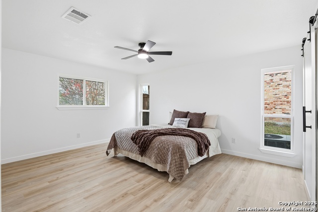 Image 18 of 36 For 6431 Red Jacket