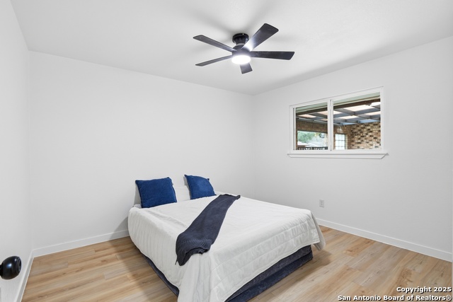 Image 23 of 36 For 6431 Red Jacket