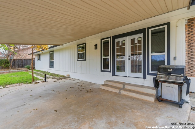 Image 29 of 36 For 6431 Red Jacket