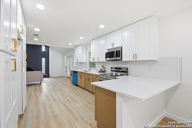 Image 8 of 36 For 6431 Red Jacket