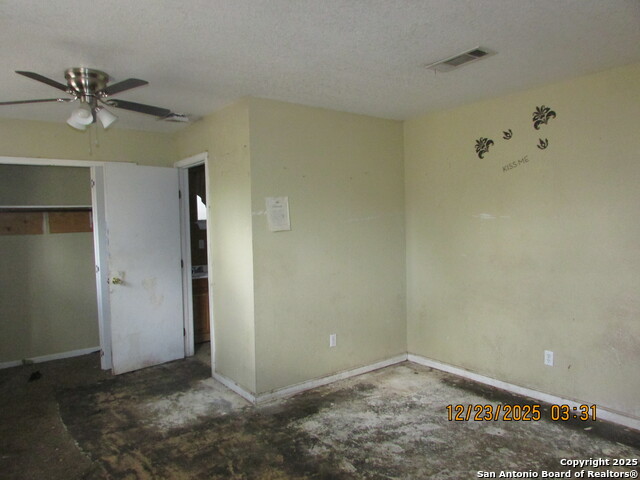 Image 12 of 27 For 415 Dorie