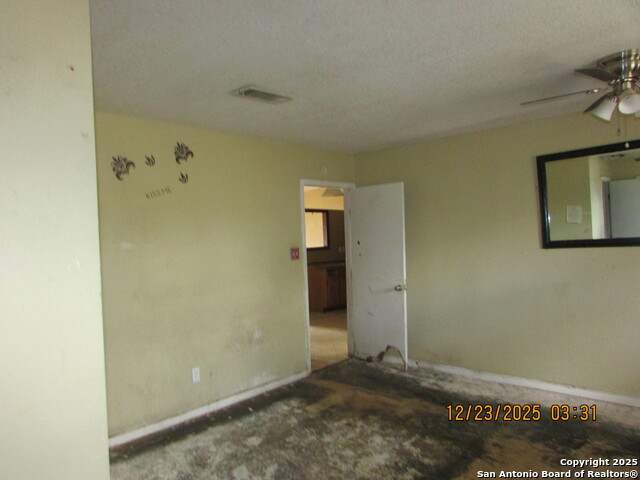 Image 13 of 27 For 415 Dorie