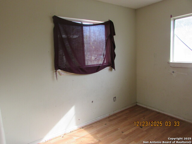 Image 22 of 27 For 415 Dorie