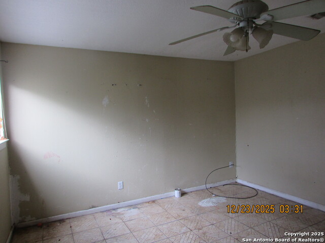 Image 8 of 27 For 415 Dorie