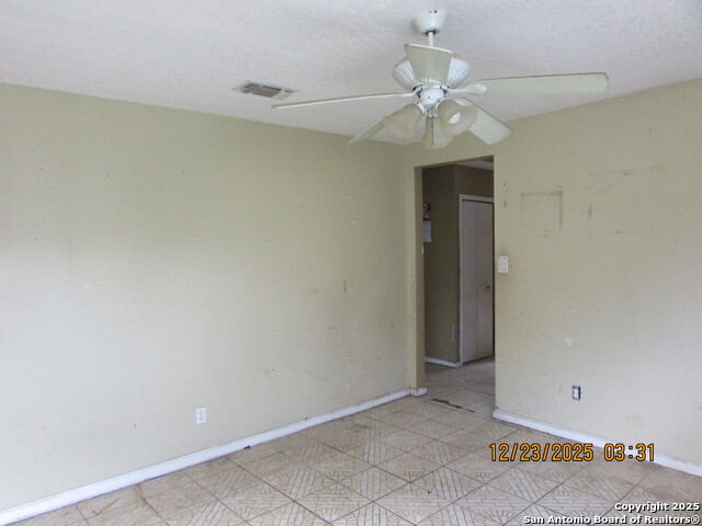 Image 9 of 27 For 415 Dorie